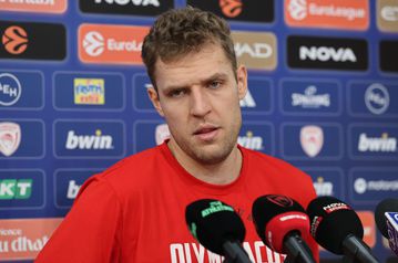 Η αποστομωτική απάντηση του Βεζένκοφ για τους τραυματισμούς στον Ολυμπιακό