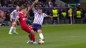 Ο Ντονούμ εκμεταλλεύτηκε το λάθος του Τσιμίκα και έβαλε μπροστά στο σκορ την Τουλούζ