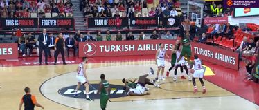 Το φοβερό follow κάρφωμα του Μονέκε (vid)