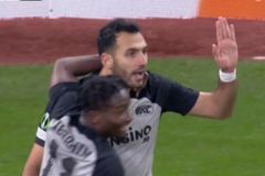 «Αγκαλιά» με την πρόκριση η Άστον Βίλα - Δεν έφτανε το γκολ του Παυλίδη για την Άλκμααρ