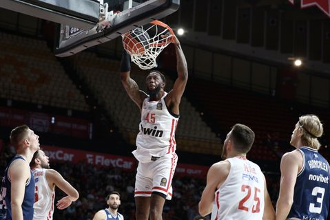 Rotation, ιδανικό ντεμπούτο Έβανς, κυρίαρχος Χολ και νίκη του Ολυμπιακού επί της Καρδίτσας