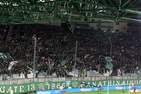 Πανό κατά της διοίκησης του Παναθηναϊκού από τους φίλους της ομάδας