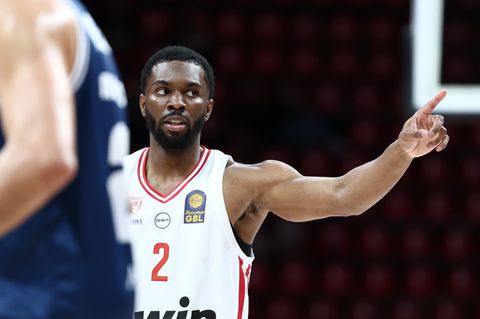 Το πρώτο καλάθι του Κίναν Έβανς με τη φανέλα του Ολυμπιακού (vid)