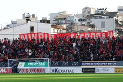 Η «ερυθρόλευκη» εξέδρα στο Κηφισιά-Ολυμπιακός 1-3 (pics)