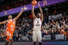 Μεγάλη ανατροπή και νίκη για την Μπάγερν, «άφαντος» ο Ντίνγουιντι