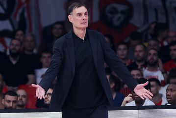 Τα συγκινητικά λόγια του Μπαρτζώκα για την επιστροφή του Έβανς: «Ήθελα να τον πάρω τηλέφωνο...»