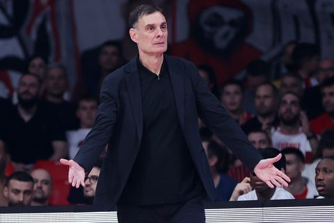 Τα συγκινητικά λόγια του Μπαρτζώκα για την επιστροφή του Έβανς: «Ήθελα να τον πάρω τηλέφωνο...»