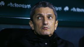 Λουτσέσκου: «Οι διαιτητές πρέπει να προστατεύουν παίκτες σαν τον Κωνσταντέλια»