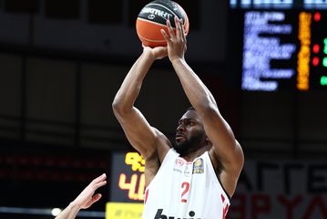 Ντεμπούτο για τον Κίναν Έβανς με τη φανέλα του Ολυμπιακού μετά από 533 ημέρες απουσίας! (vid)