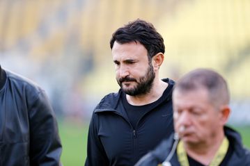 Μυρίζει... μπαρούτι στον Άρη: Ο Καρυπίδης τα είπε με Χιμένεθ και Ρέγιες!