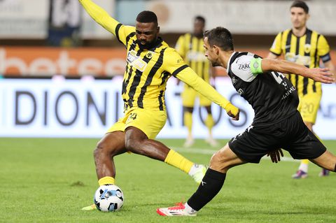 Η απίστευτη αντίδραση έξι παικτών της ΑΕΚ στη χαμένη ευκαιρία του Πιερό (vid+pic)