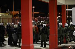 Νέα συγκλονιστική μαρτυρία συναδέλφου του τραυματία αστυνομικού: «Ήταν πολύ σφοδρές οι επιθέσεις, του έκαναν τουρνικέ εν μέσω μάχης»