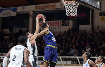 Ο Σαλούστρος έπαιξε με πόνο στον αστράγαλο στη νίκη του Απόλλωνα κόντρα στο Λαύριο