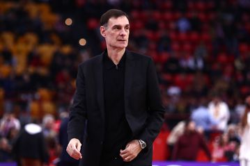 Μπαρτζώκας: «Δεν απολαμβάνω καθόλου που παίζουμε τέτοιες ημέρες»