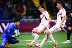 Ποιος είναι ο τερματοφύλακας της Καϊράτ, Αναρμπέκοφ, που βγήκε MVP στη νίκη του Ολυμπιακού