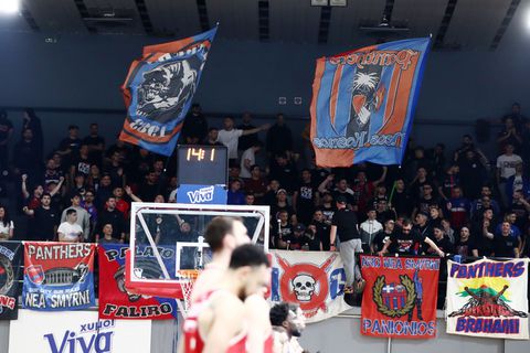 Επέστρεψαν στην Ελλάδα οι οπαδοί του Πανιωνίου που κρατήθηκαν στην Τουρκία