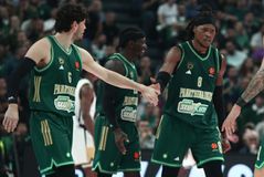 Ατομικό πρόγραμμα για Οσμάν και Χολμς - Αμφίβολοι ενόψει Αρμάνι