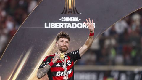 Επιμένουν οι Βραζιλιάνοι για Λέο Περέιρα και Ολυμπιακό