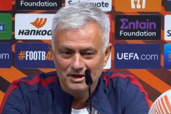 Η απίθανη ενέργεια του Μουρίνιο που θα σε κάνει να αλλάξεις γνώμη: «Μπες μέσα, αυτό είναι για το γάλα των παιδιών σου»