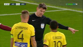 Ζήτησε πέναλτι η ΑΕΚ για μαρκάρισμα του Τζούρασεκ στον Σιμάνσκι