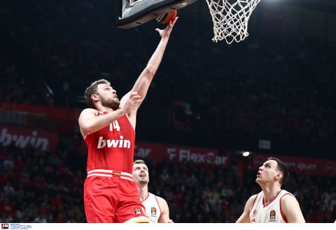 Η βαθμολογία της EuroLeague μετά την τρομερή εμφάνιση του Βεζένκοφ που κρατάει τον Ολυμπιακό στην κορυφή!