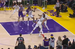 Το κλέψιμο του Αντετοκούνμπο στο Τζέιμς που έκρινε το διπλό των Μπάκς στο Λος Άντζελες (vid)