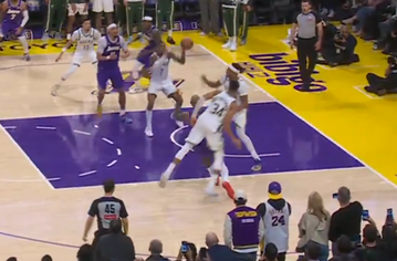 Το κλέψιμο του Αντετοκούνμπο στο Τζέιμς που έκρινε το διπλό των Μπάκς στο Λος Άντζελες (vid)