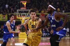 Σούπερ Άντζουσιτς και clutch Τζόουνς έβαψαν κίτρινη την ντερμπάρα του Αλεξάνδρειου!