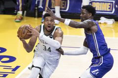 Κυρίαρχος Αντετοκούνμπο στο παρκέ - Τι έκανε κόντρα στους Λέικερς (vid)