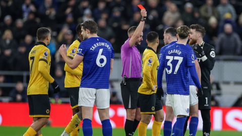 Οι πιο αλλόκοτες κόκκινες κάρτες στην ιστορία της Premier League