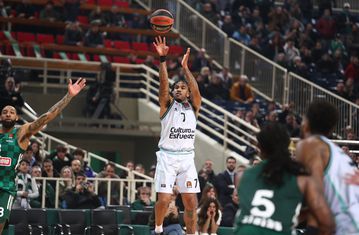 Τζόουνς: «Δεν είχαμε σχεδιάσει έτσι την επίθεση αλλά μετράει η νίκη»