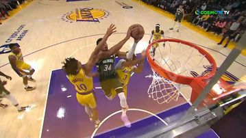 O Γιάννης καρφώνει και όλοι οι Λέικερς τον κοιτούν! (vid)