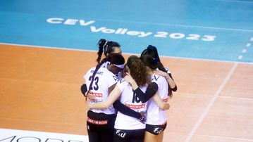 Ο ΠΑΟΚ «καθάρισε» τον Απολλώνιο με 3-0 σετ