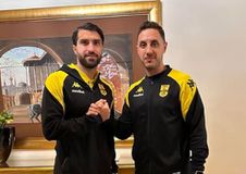 Υποδοχή των φίλων του Αρη στον Ανσαριφάρντ που έφτασε στα Γιαννενα (vid)