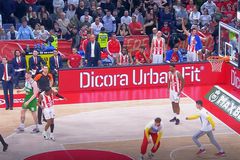 Σε αναστάτωση ο Ερυθρός Αστέρας - Ψάχνει τους οπαδούς που πετούσαν αντικείμενα και ετοιμάζει βαριές τιμωρίες