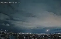 Έγινε κι αυτό: Μετεωρίτης πέρασε πάνω από τον ουρανό της Κορινθίας και έκανε τη νύχτα... μέρα - Βίντεο που κόβει την ανάσα