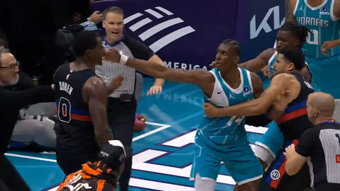 Τρομερό ξύλο στο Χόρνετς - Πίστονς: Από NBA σε... WWE και καρέ αποβολών! (vid)