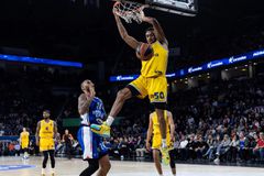 Η Μακάμπι διέλυσε με +22 την Εφές στην Πόλη και την έβαλε σε ακόμα μεγαλύτερους μπελάδες