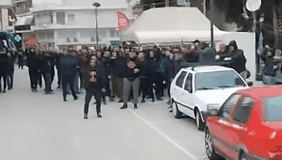 Πανζουρλισμός στην Άρτα από τους οπαδούς της ΑΕΚ: Τέσσερα πούλμαν από την Αθήνα μόνο για εμψύχωση (vid)