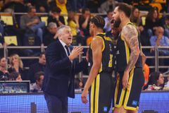 Βετούλας: «Κλειδί η πίεση σε Τολιόπουλο και Χάρελ»