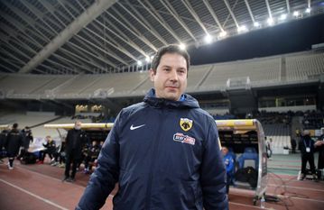 Αργύρης Γιαννίκης: Πού είναι σήμερα ο Έλληνας προπονητής του οποίου το συμβόλαιο με την ΑΕΚ ολοκληρωνόταν το φετινό καλοκαίρι