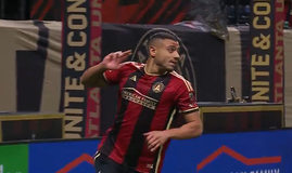 Τρομερός Γιακουμάκης: Πέτυχε χατ-τρικ σε 19 λεπτά κι έγραψε ιστορία με ξεχωριστό ρεκόρ (vids)