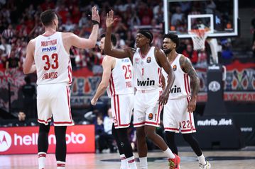 Καταπληκτικός Ολυμπιακός στο Παρίσι έκανε «πάρτι» στα γενέθλιά του με 100αρα!