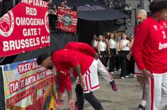 Το «αντίο» των παικτών και των φίλων του Ολυμπιακού στον άτυχο φίλο των ερυθρολεύκων που έφυγε από τη ζωή δύο ημέρες πριν το παιχνίδι