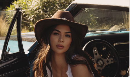 Η Καρίνα Βαλεσνάγια «αναστάτωσε» το Instagram με φωτογράφιση σε γήπεδο μπάσκετ (pics)