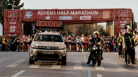 Η Dacia «έτρεξε» στον Ημιμαραθώνιο της Αθήνας