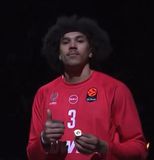 Ο Τάισον Γουόρντ βραβεύτηκε από την Παρί με το δαχτυλίδι του περσινού πρωταθλήματος (vid)