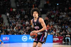 Αγνώριστος ο Ναντίρ Ιφί πριν το Παρί–Ολυμπιακός: Η μεγάλη αλλαγή στην εμφάνισή του