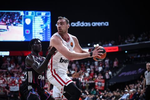 Τι έκανε ο Ολυμπιακός στο πρώτο ημίχρονο κόντρα στην Παρί