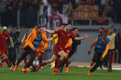 Σαν σήμερα: Η ανατροπή-έπος της Ρόμα και η κεφαλιά του Μανωλά που «ξέρανε» την Μπαρτσελόνα (vid)